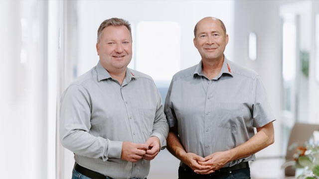 Geschäftsführung der FEST GmbH im Büro