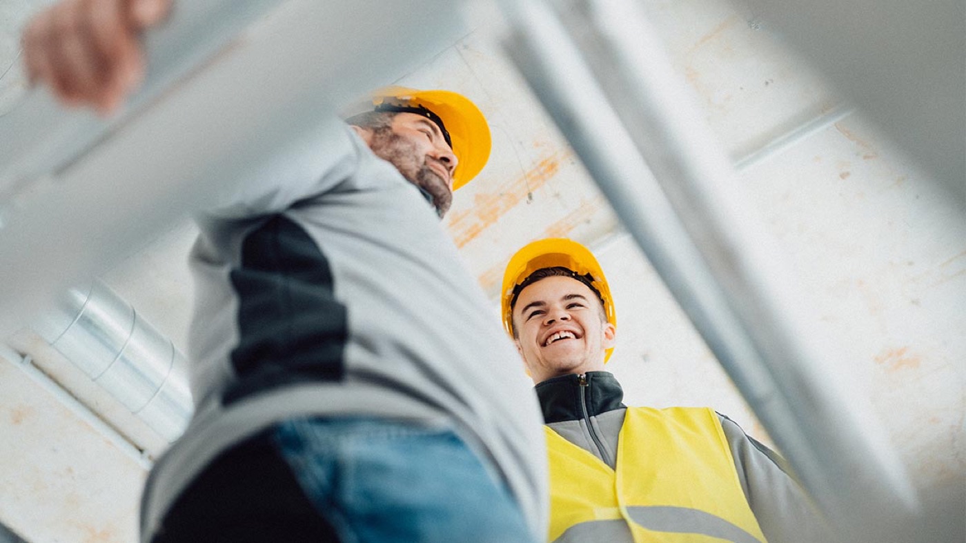Film für die FEST GmbH: zwei Elektriker auf der Baustelle