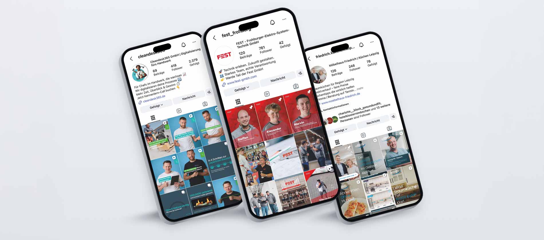Drei Smartphones mit Social-Media-Profilen aus der Betreuung